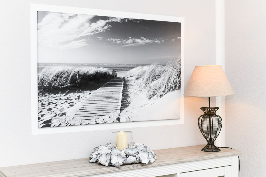 Ferienhaus „Luv und Lee“ - Wohnzimmer mit integriertem Küchenbereich