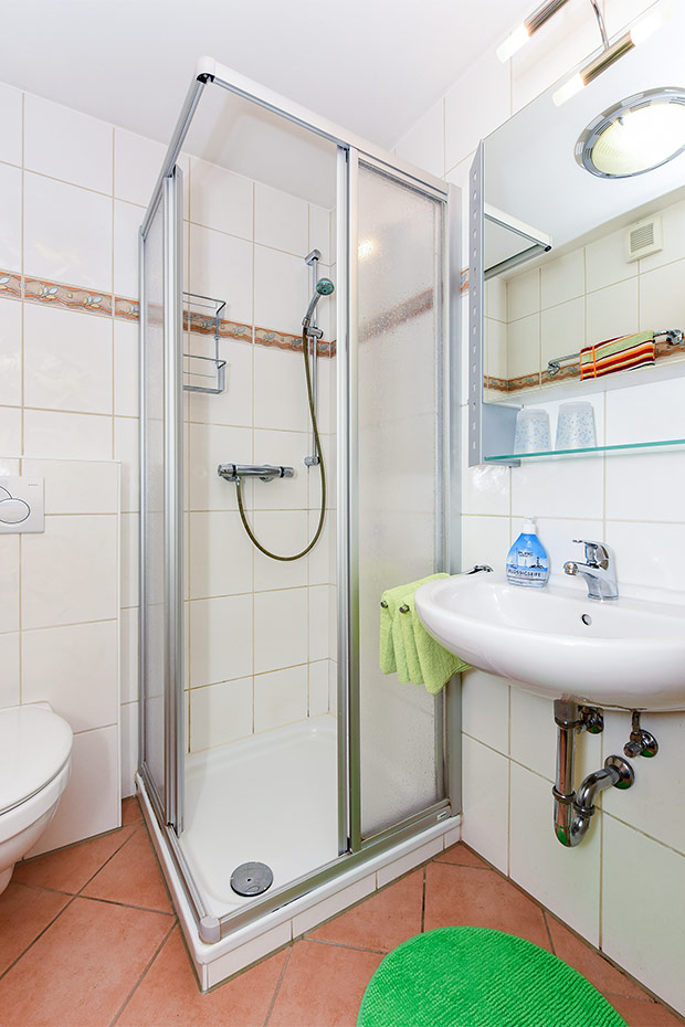 Ferienhaus „Auf Reede“ - Badezimmer