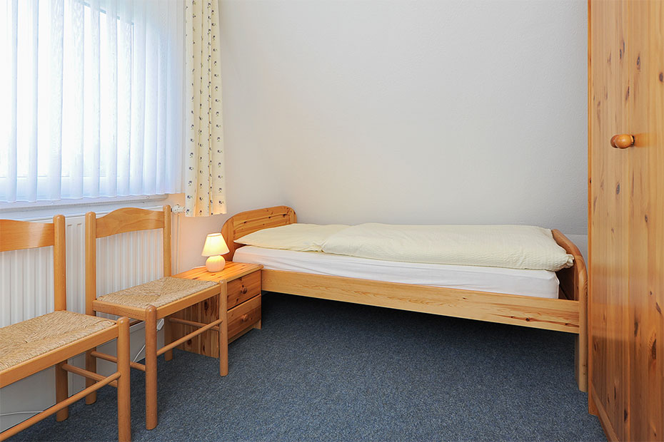 Ferienhaus „Am Tief“ - Schlafzimmer 2/Kinderzimmer