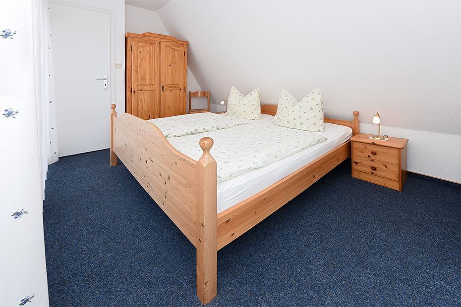 Ferienhaus „Am Tief“ - Schlafzimmer 1