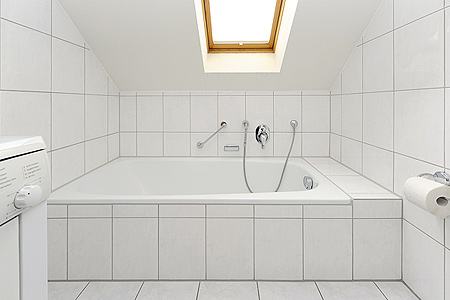 Ferienhaus „Deichkrone“ - Badezimmer im Obergeschoss