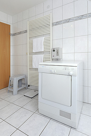 Ferienhaus „Deichkrone“ - Badezimmer im Obergeschoss