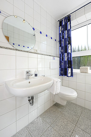 Ferienhaus „Deichkrone“ - separates zweites WC im Erdgeschoss