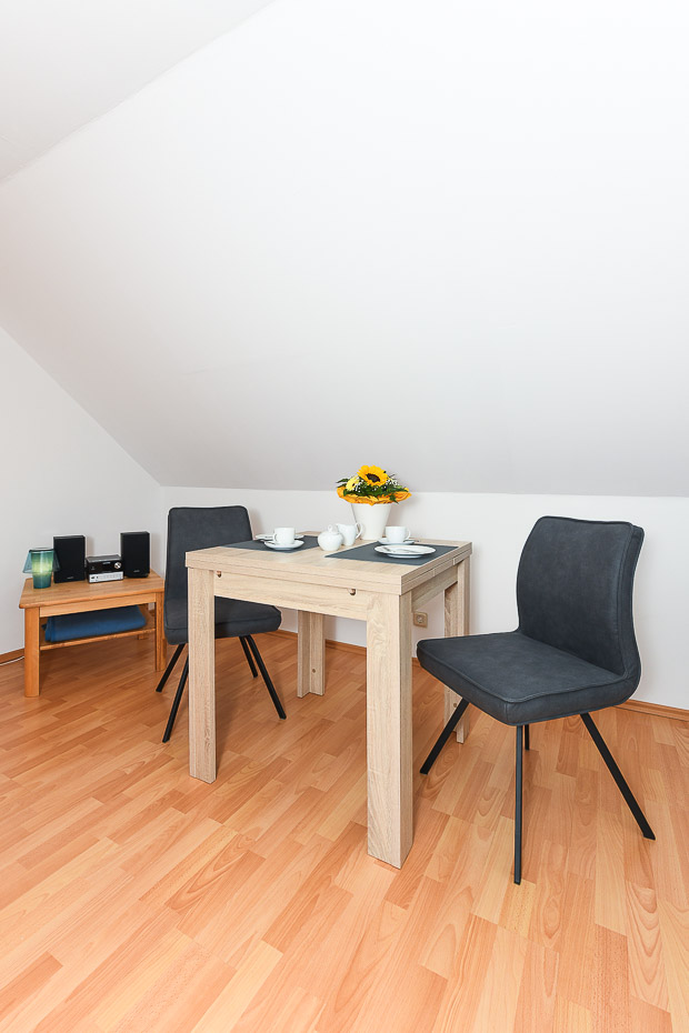 Ferienwohnung „Dobbe“ - Wohn- und Esszimmer