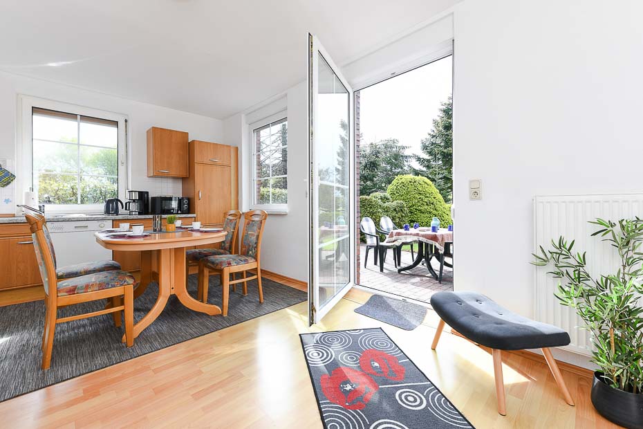 Ferienwohnung „Ewiges Meer“ - Wohnraum mit integrierter Küche