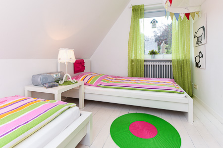 Ferienhaus „Fine“ - Schlafzimmer 2/Kinderzimmer