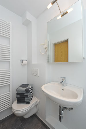 Ferienhaus „Fresena“ - Badezimmer