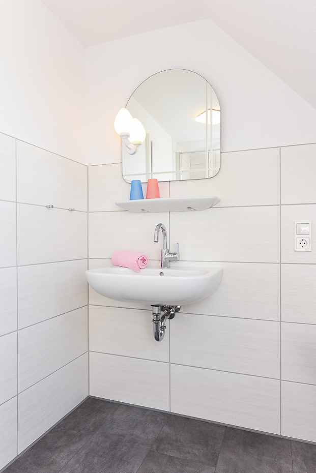 Ferienhaus „Goldhammer“ - Badezimmer 2 im Obergeschoss