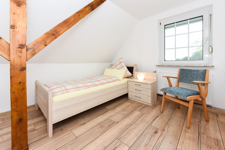 Ferienhaus „Goldhammer“ - Schlafzimmer 2/Kinderzimmer im Obergeschoss