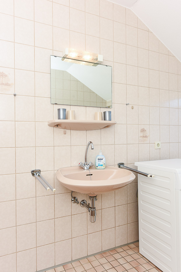 Ferienhaus „Grodehus“ - Badezimmer 2 (1. Obergeschoss)