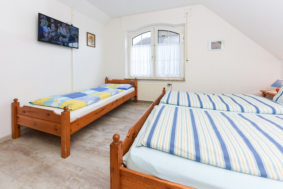 Ferienhaus „Grodehus“ - Schlafzimmer 1 (1. Obergeschoss)