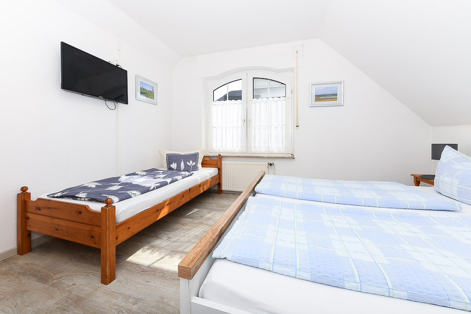 Ferienhaus „Grodehus“ - Schlafzimmer 1 (1. Obergeschoss)