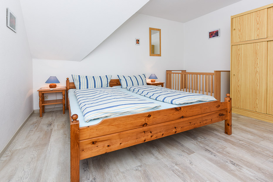 Ferienhaus „Grodehus“ - Schlafzimmer 1 (1. Obergeschoss)