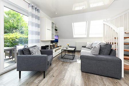 Ferienhaus Harle - Wohnzimmer mit integriertem Küchenbereich
