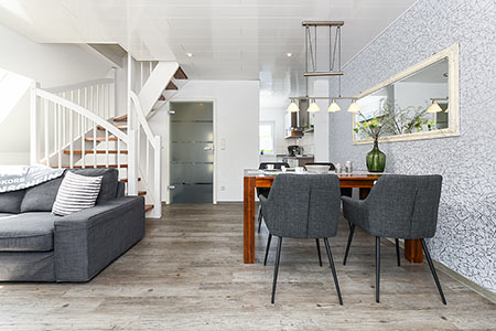Ferienhaus Harle - Wohnzimmer mit integriertem Küchenbereich