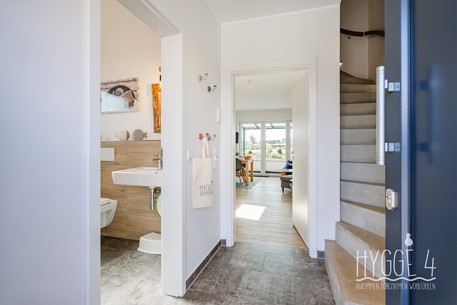Ferienhaus „Hygge 4“ - Flur und Treppe