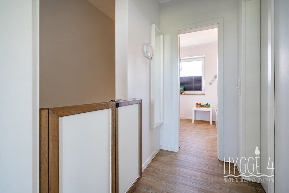 Ferienhaus „Hygge 4“ - Flur und Treppe