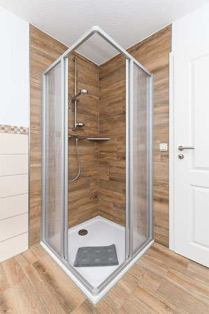 Ferienhaus „Moin“ - Badezimmer im Erdgeschoss