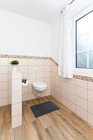 Ferienhaus „Moin“ - Badezimmer im Erdgeschoss