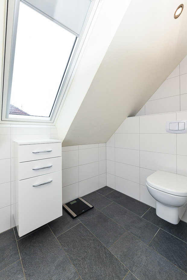 Ferienhaus „Kärst“ - Badezimmer im Obergeschoss