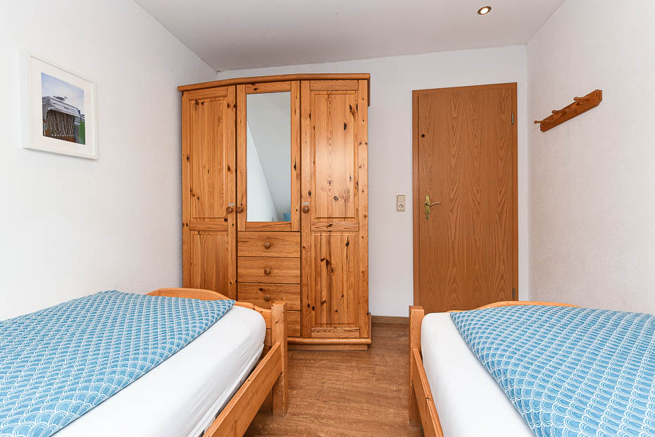 Ferienhaus „Kärst“ - Schlafzimmer 2/Kinderzimmer