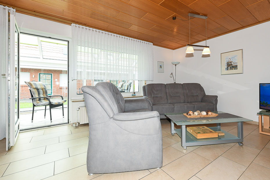 Ferienhaus „Kärst“ - Wohnzimmer mit Essbereich
