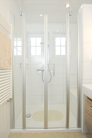 Ferienhaus „Kehrwieder“ - Badezimmer im Erdgeschoss