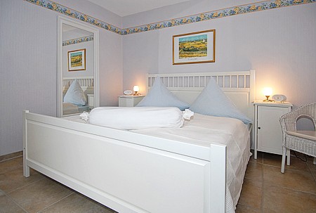 Ferienhaus „Kehrwieder“ - Schlafzimmer 2 im Erdgeschoss