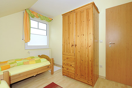 Ferienhaus „Nico“ - Schlafzimmer 2/Kinderzimmer