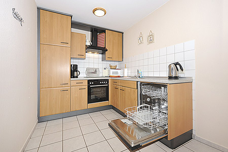 Ferienhaus „Nico“ - Wohnzimmer mit integriertem Küchenbereich