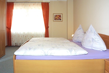 Ferienwohnung 2 - Schlafzimmer