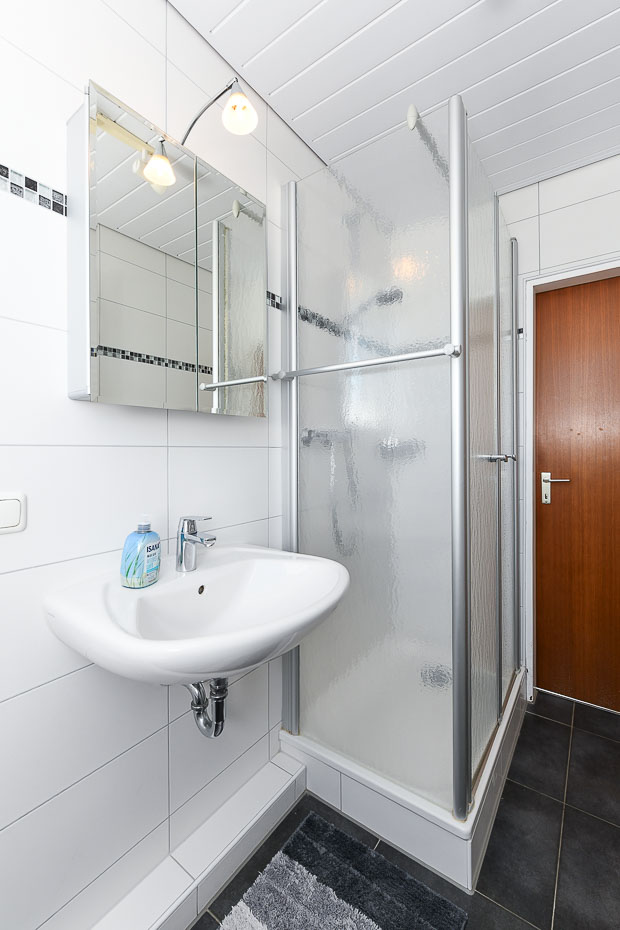 Ferienhaus „Schlatt“ - Badezimmer im Obergeschoss