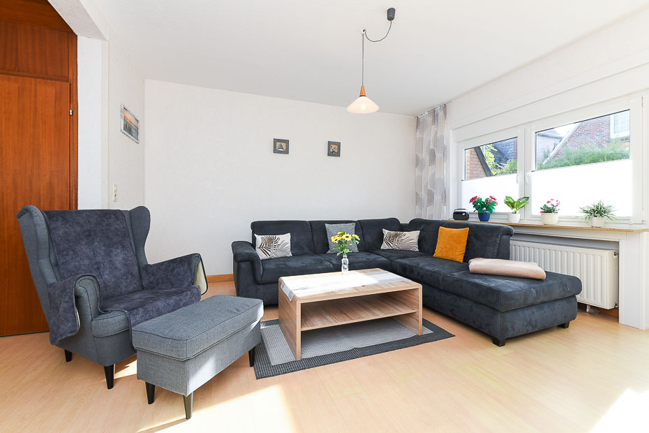 Ferienhaus „Schlatt“ - Wohnzimmer mit Essgruppe