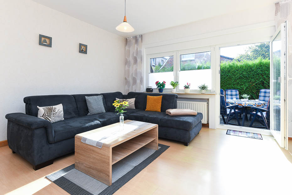 Ferienhaus „Schlatt“ - Wohnzimmer mit Essgruppe