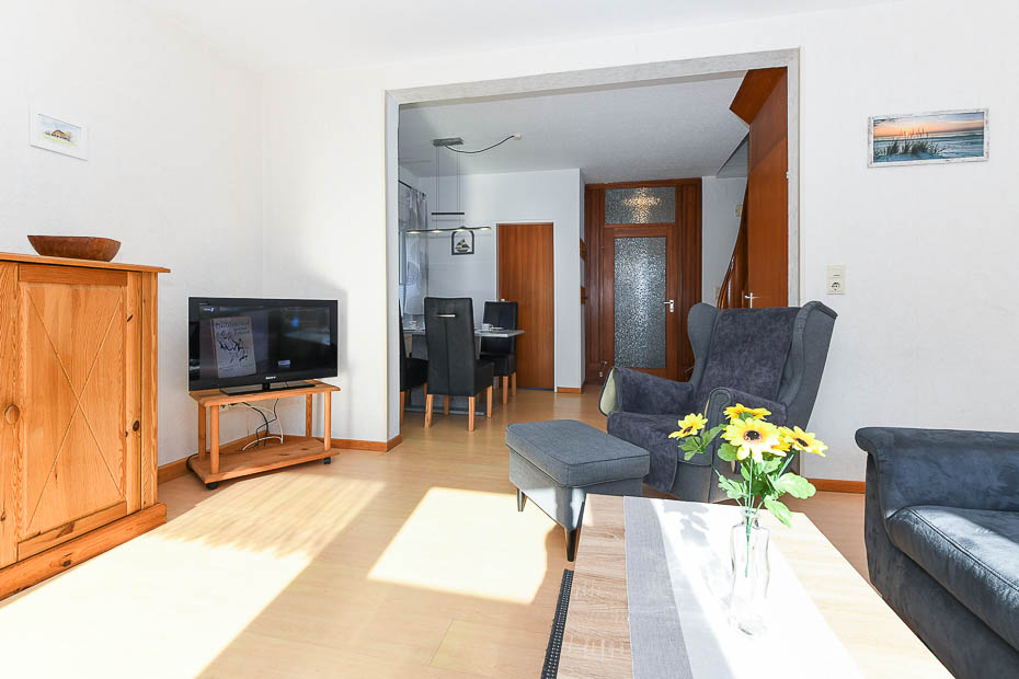 Ferienhaus „Schlatt“ - Wohnzimmer mit Essgruppe