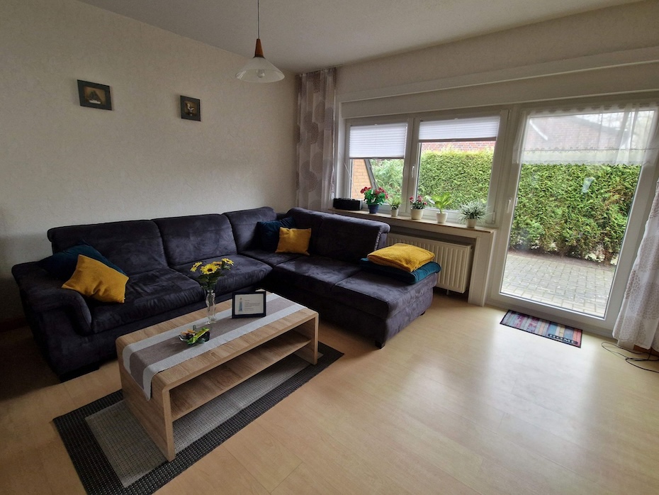 Ferienhaus „Schlatt“ - Wohnzimmer mit Essgruppe