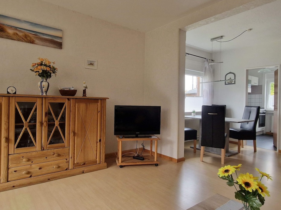 Ferienhaus „Schlatt“ - Wohnzimmer mit Essgruppe