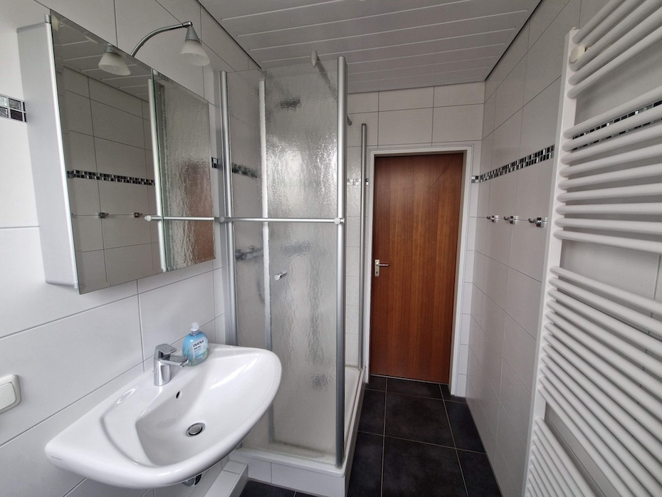 Ferienhaus „Schlatt“ - Badezimmer