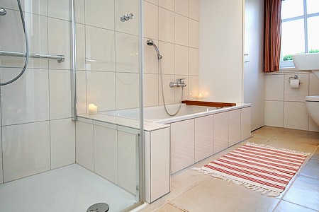 Ferienhaus „Vörn“ - Badezimmer