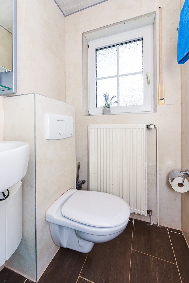 Ferienhaus „Nordliebe“ - Badezimmer im Erdgeschoss