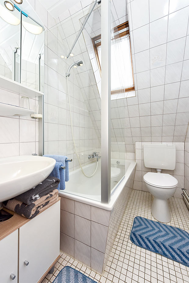 Ferienwohnung groß - Badezimmer