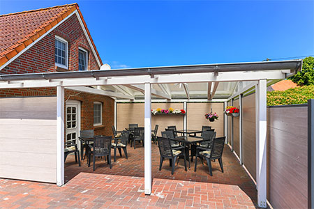 Ferienwohnung I - überdachte Gemeinschaftsterrasse