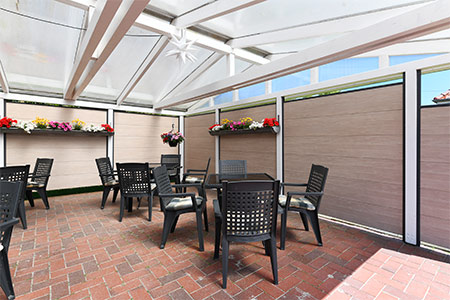 Ferienwohnung I - überdachte Gemeinschaftsterrasse