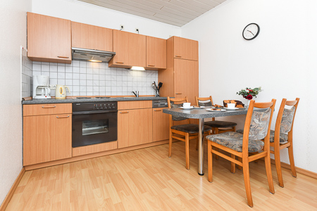 Ferienwohnung I - Wohnzimmer mit integriertem Küchenbereich