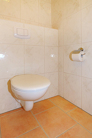 Ferienwohnung V - separates zweites WC im Obergeschoss