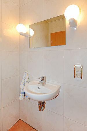 Ferienwohnung V - separates zweites WC im Obergeschoss