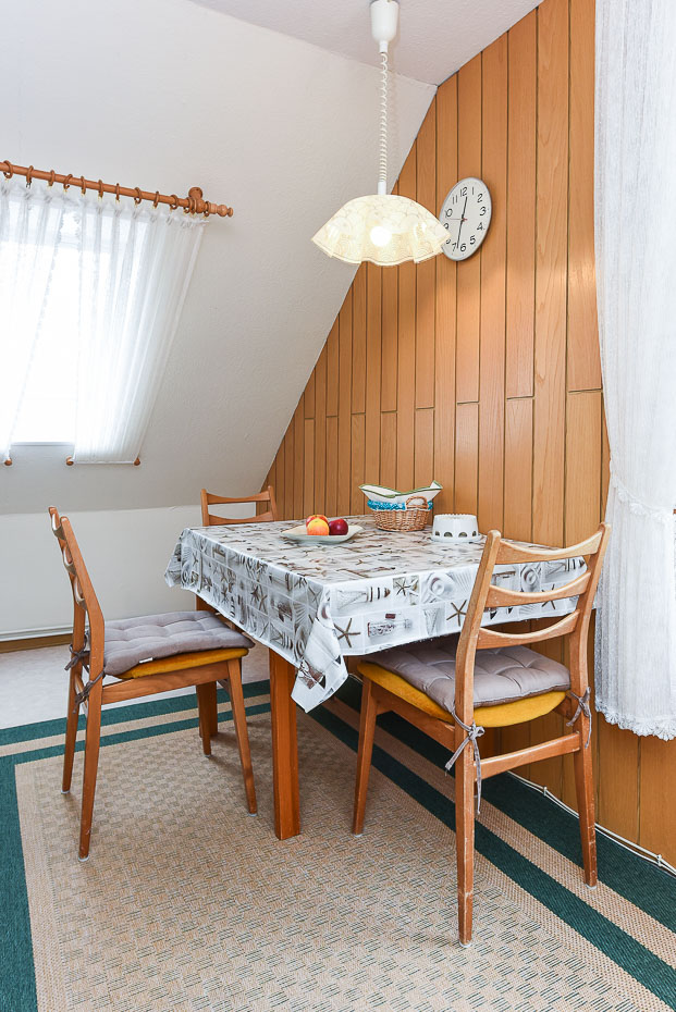 Ferienwohnung „Inselblick“ - Wohnraum mit integrierter Küche