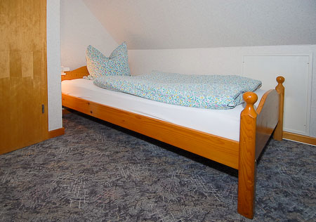 Ferienwohnung „Hofblick“ - Schlafzimmer 2/Kinderzimmer