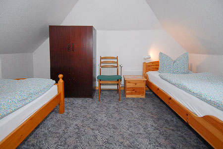 Ferienwohnung „Hofblick“ - Schlafzimmer 2/Kinderzimmer