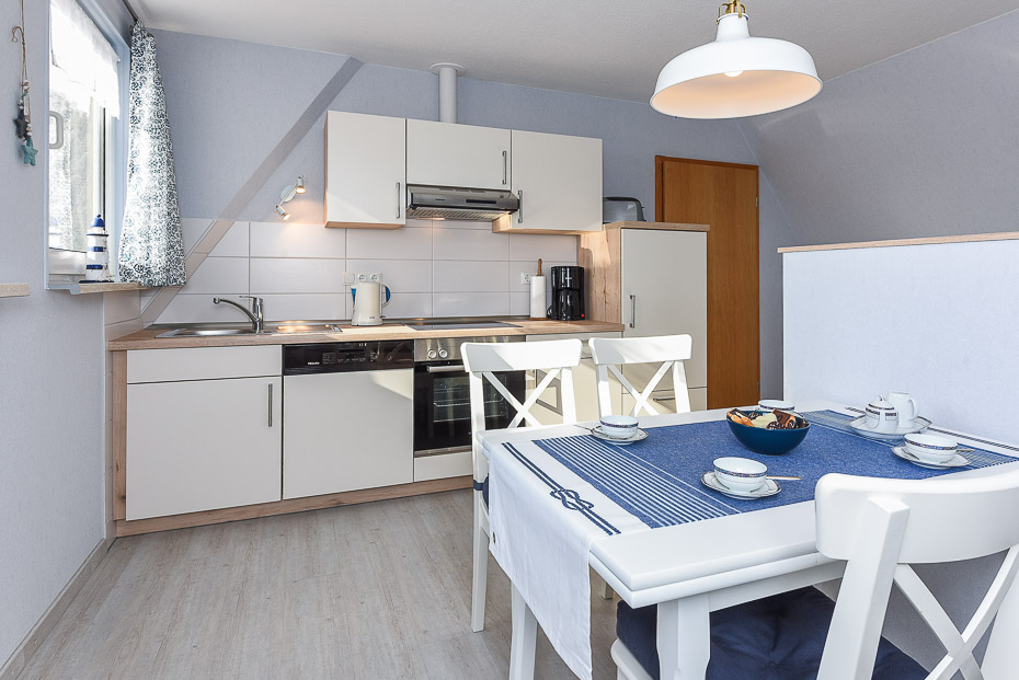 Ferienwohnung „Weideblick“ - Wohnzimmer mit integriertem Küchenbereich